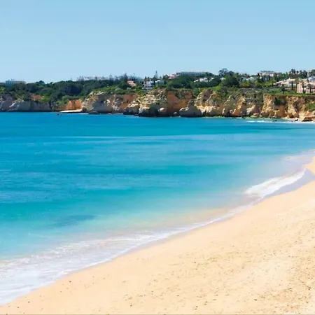 Quiet Overlooking The Swimming Pool Апартаменты *