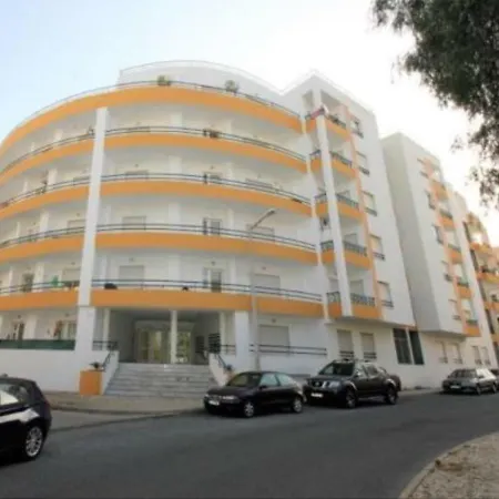 Quiet Overlooking The Swimming Pool Апартаменты *