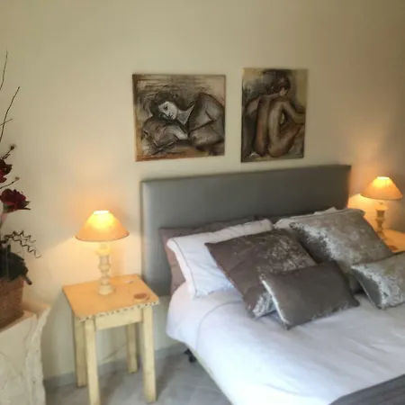 Апартаменты Quiet Overlooking The Swimming Pool *