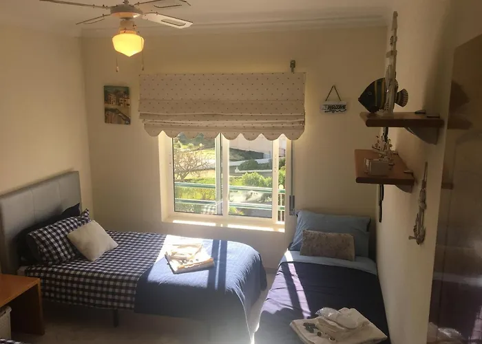 Quiet Overlooking The Swimming Pool * Armação de Pêra