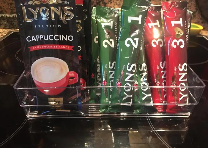 Quiet Overlooking The Swimming Pool * Armação de Pêra