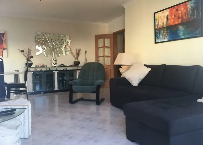 Quiet Overlooking The Swimming Pool 아파트 *