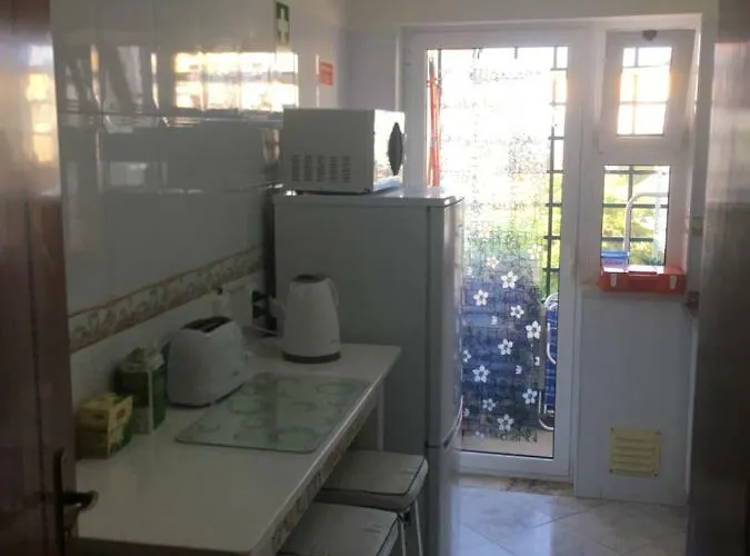 Quiet Overlooking The Swimming Pool 아파트 *