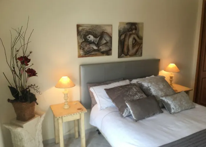 아파트 Quiet Overlooking The Swimming Pool *