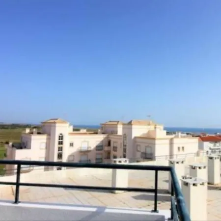 Appartement Quiet Overlooking The Swimming Pool