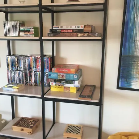 Quiet Overlooking The Swimming Pool *