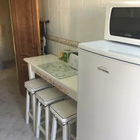 Quiet Overlooking The Swimming Pool Armação de Pêra