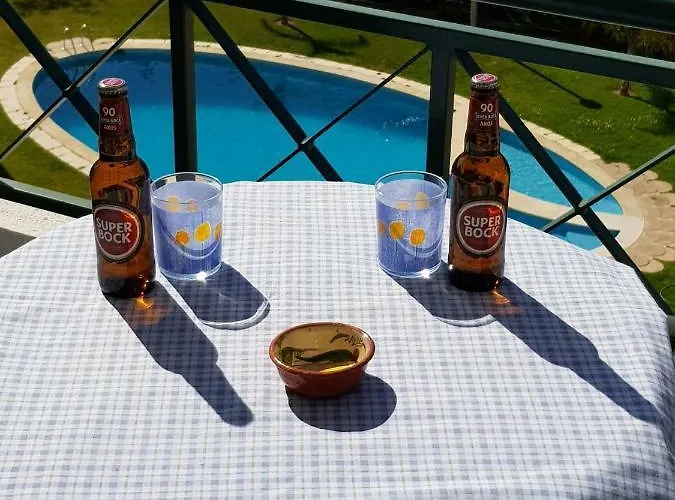 Quiet Overlooking The Swimming Pool 公寓 Armação de Pêra