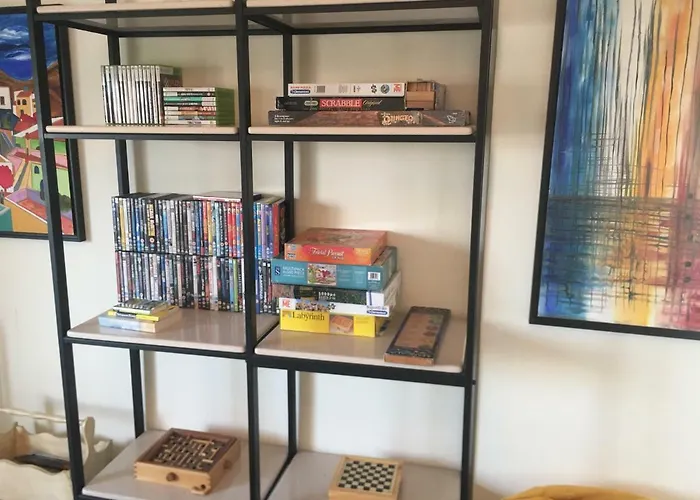 Quiet Overlooking The Swimming Pool *