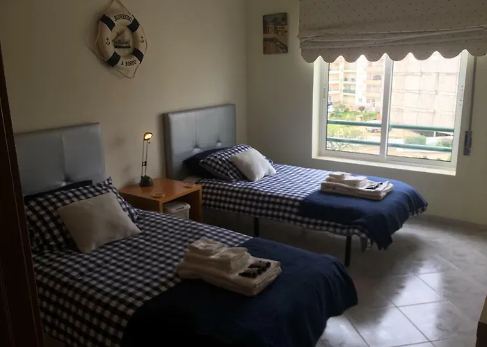 Quiet Overlooking The Swimming Pool * Armação de Pêra