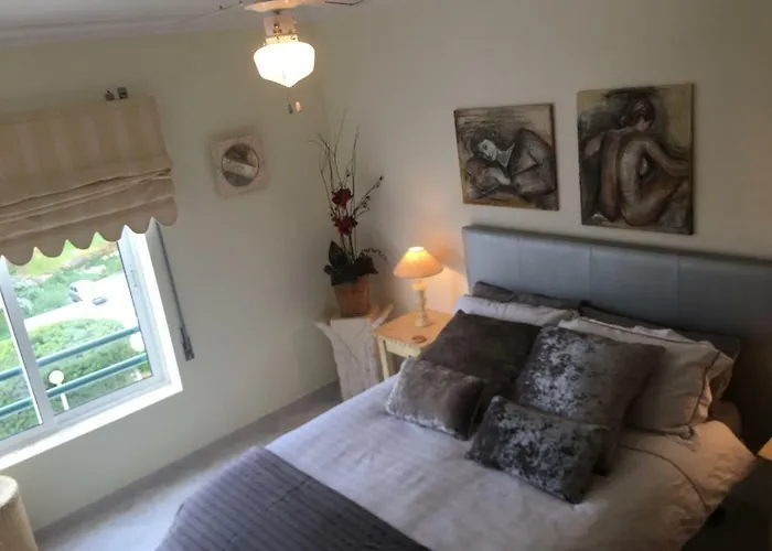 Quiet Overlooking The Swimming Pool 公寓 Armação de Pêra