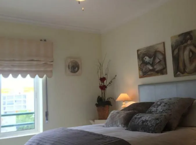 Quiet Overlooking The Swimming Pool 公寓 *