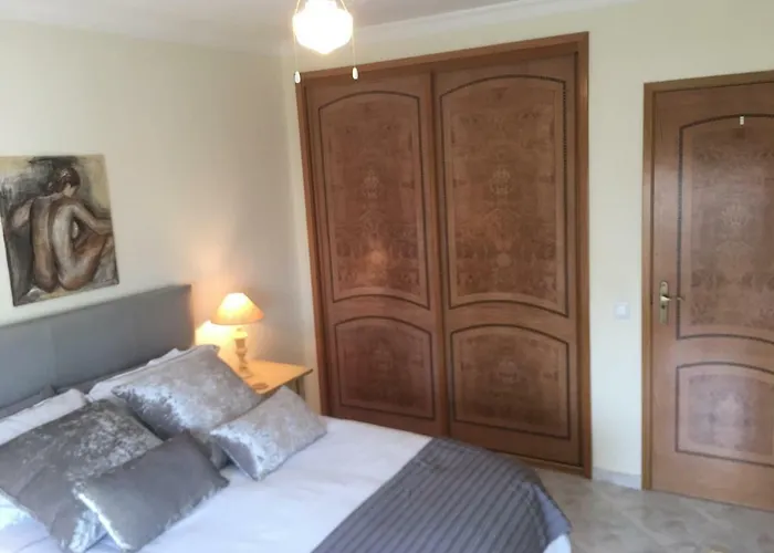 Quiet Overlooking The Swimming Pool 公寓 Armação de Pêra