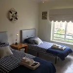 Apartman Quiet Overlooking The Swimming Pool