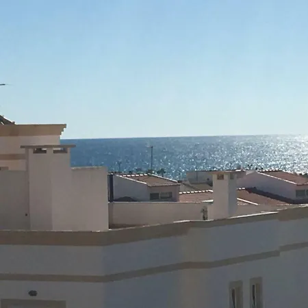 Quiet Overlooking The Swimming Pool Apartment *