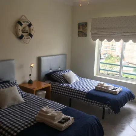 Apartment Quiet Overlooking The Swimming Pool